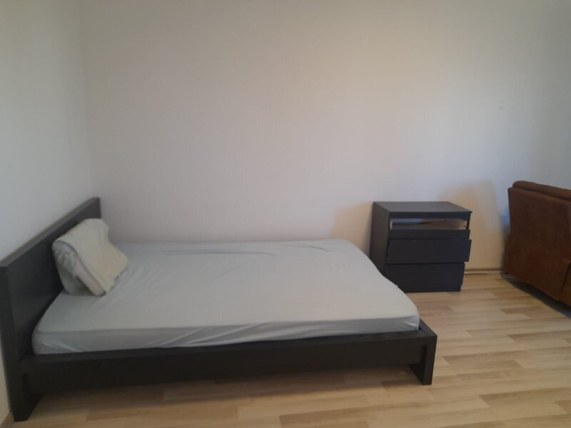 Piata Muncii, metrou, garsoniera inchiriere,