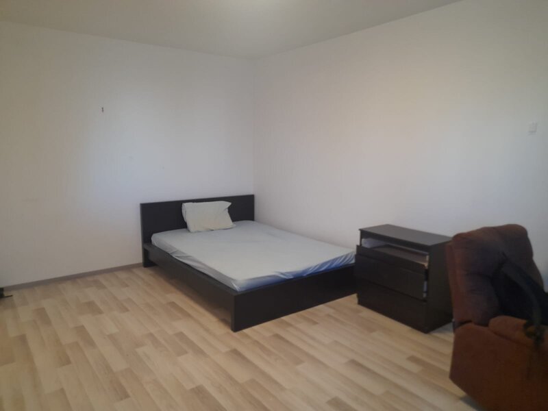 Piata Muncii, metrou, garsoniera inchiriere,