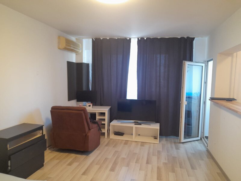 Piata Muncii, metrou, garsoniera inchiriere,